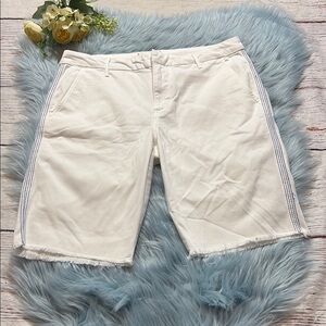 Sundry White Bermuda Cut Off Shorts sz 28